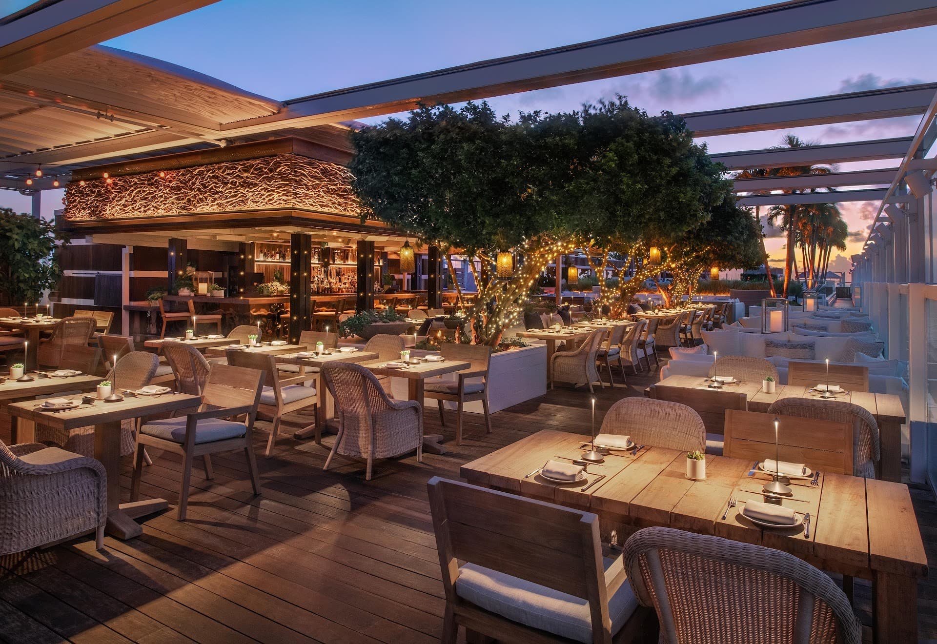 Watr at the 1 Rooftop ambiance in Miami Beach