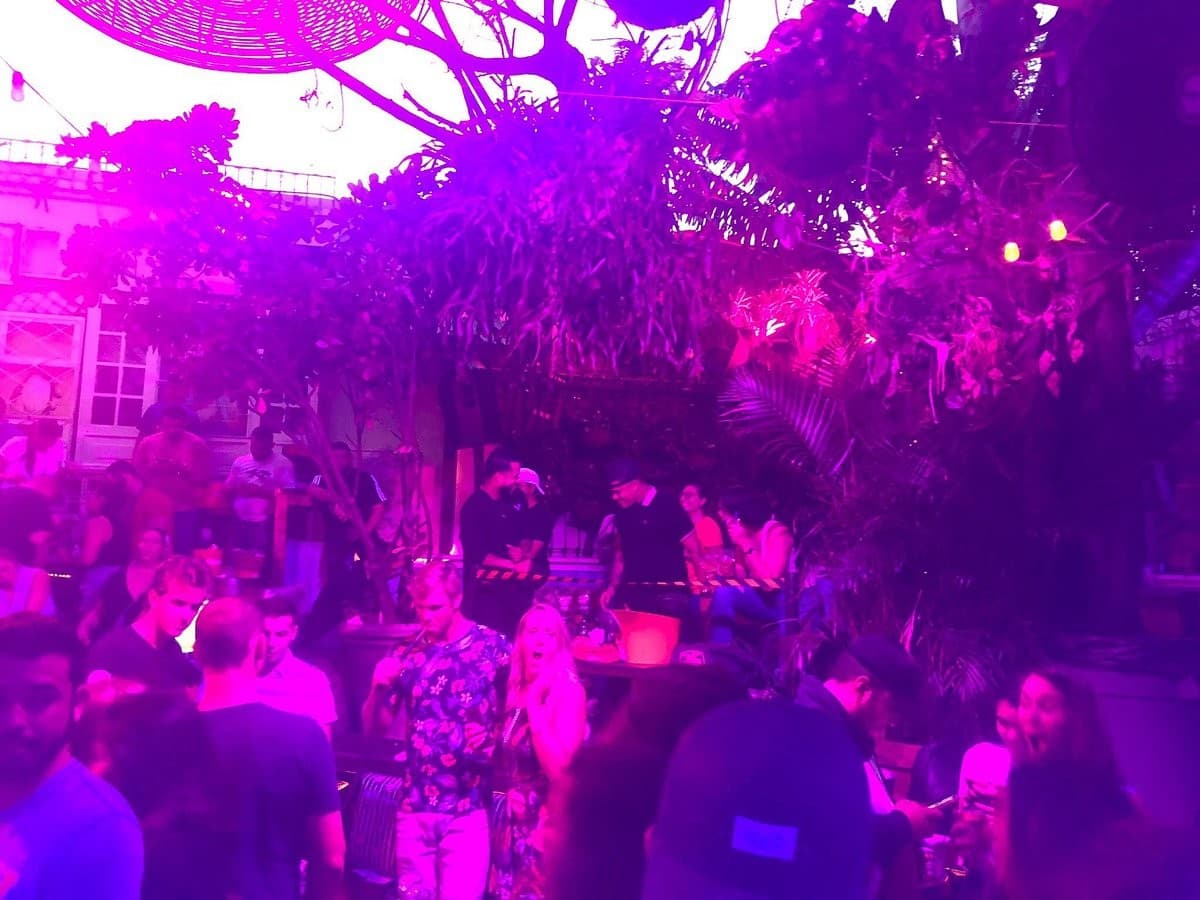 Vibrant ambiance at Wynwood Padel Club in Miami